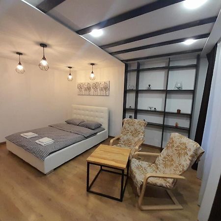 White Rooms On City Center Львов Экстерьер фото