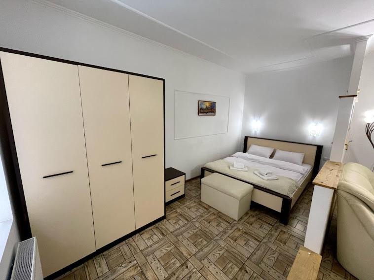 White Rooms On City Center Львов Экстерьер фото