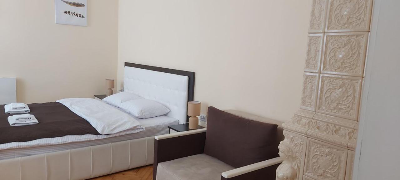 White Rooms On City Center Львов Экстерьер фото