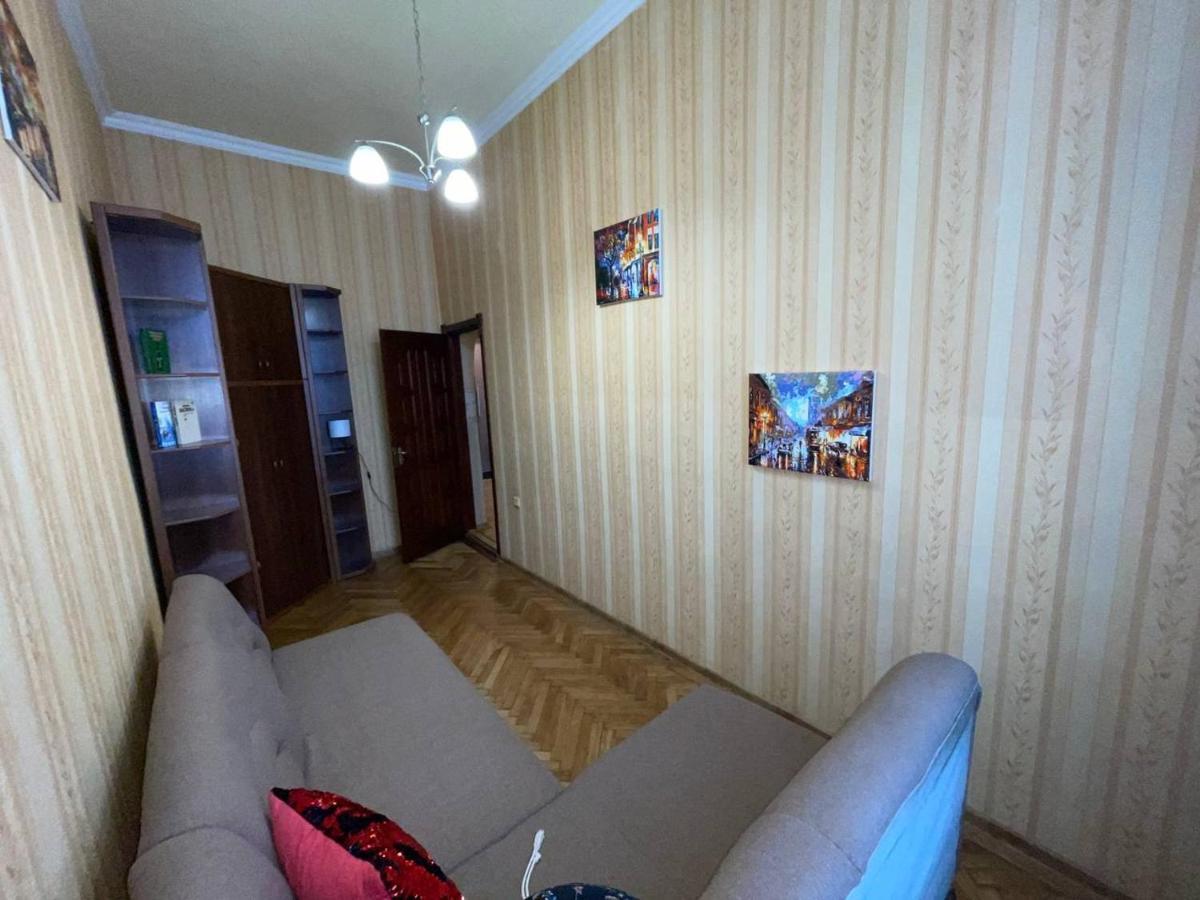 White Rooms On City Center Львов Экстерьер фото