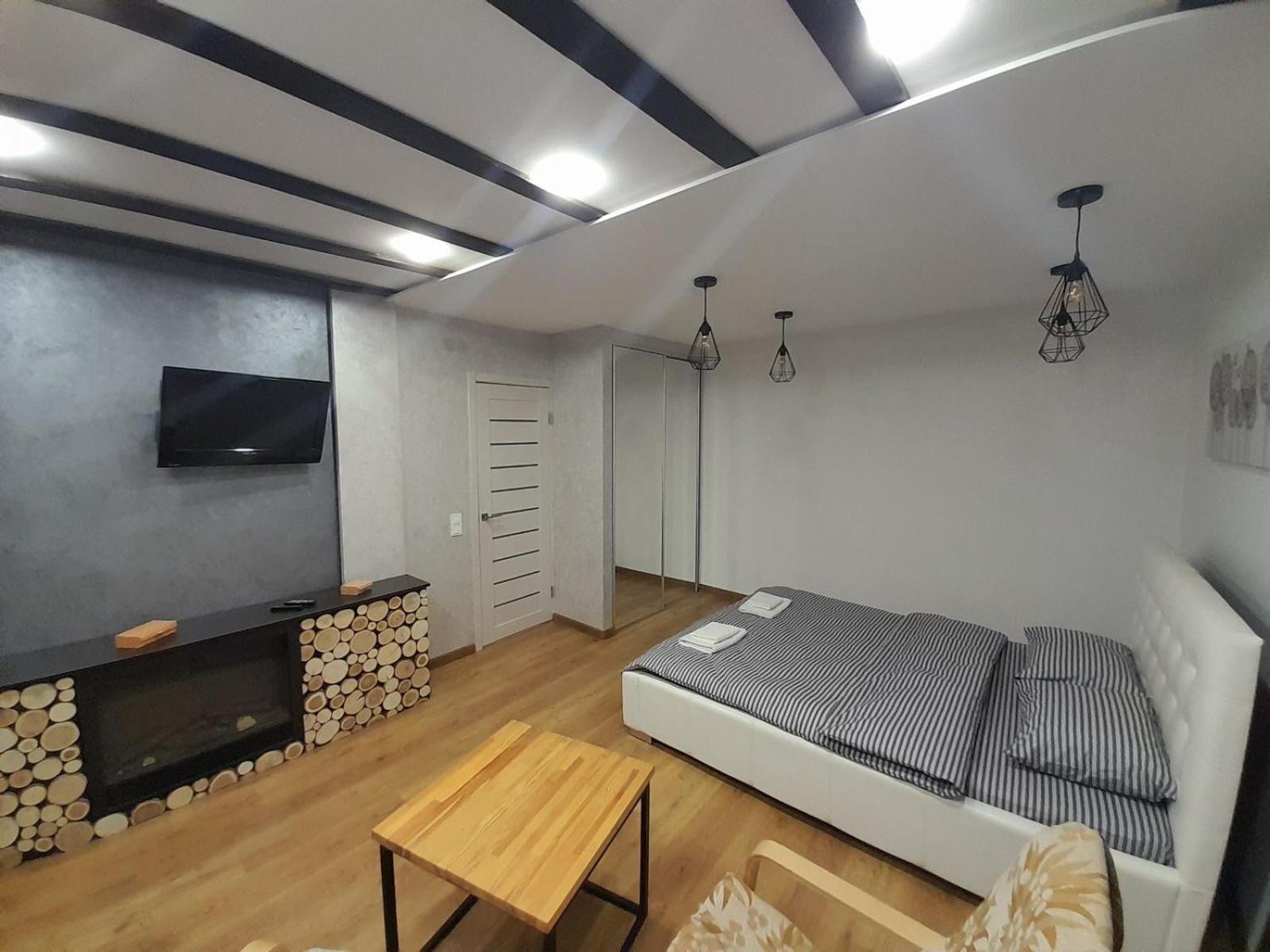 White Rooms On City Center Львов Экстерьер фото