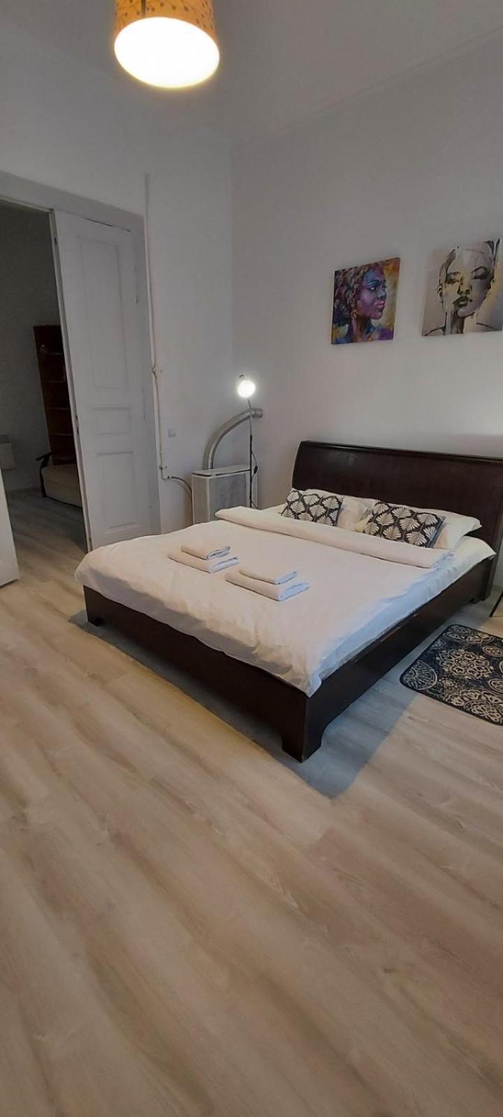 White Rooms On City Center Львов Экстерьер фото